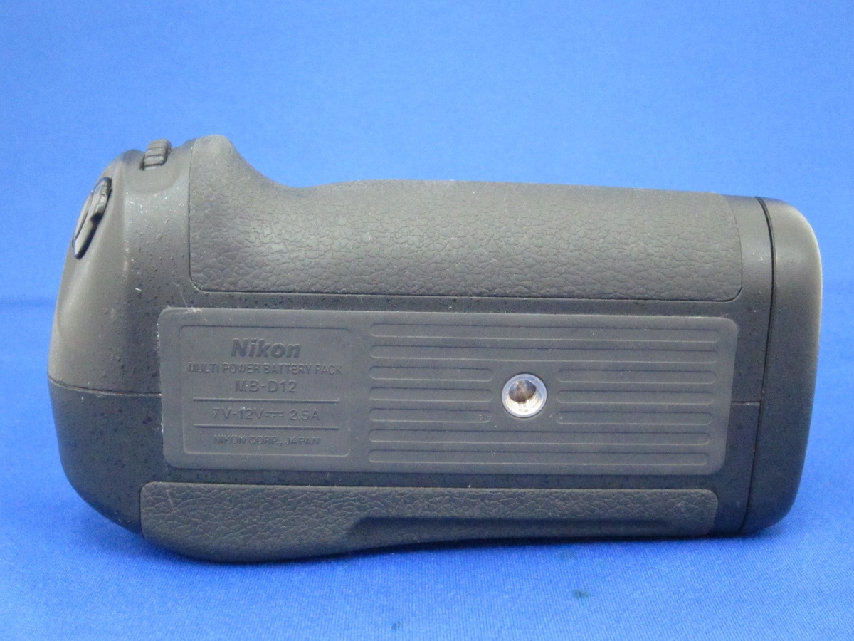 ニコン マルチパワーバッテリーパック MB-D12