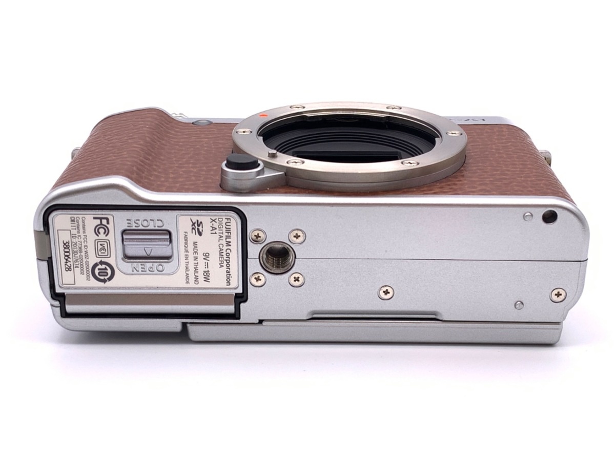 フジフイルム X-A1 ボディ ブラウン