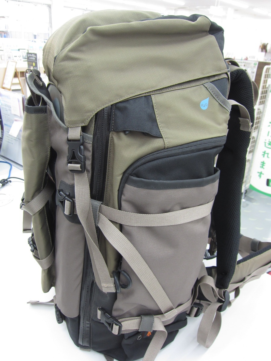 Lowepro カメラバッグ