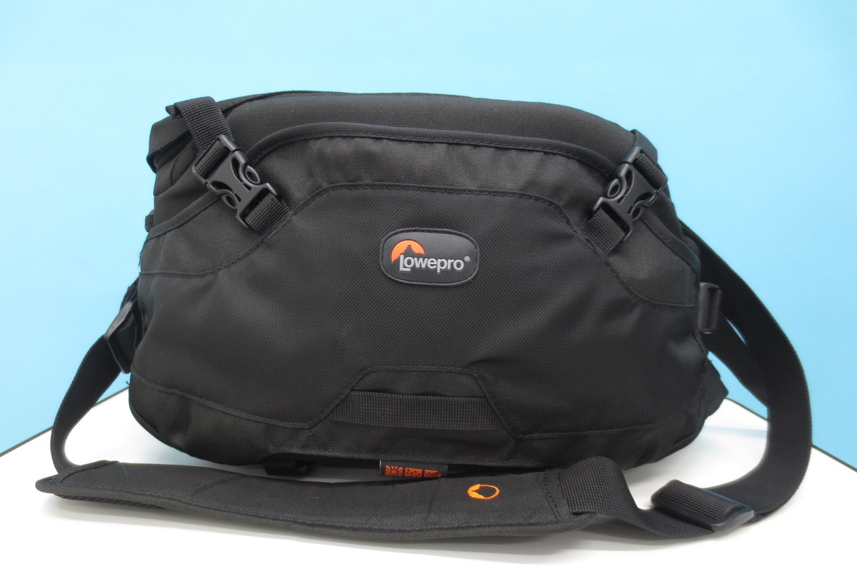 Lowepro カメラバッグ