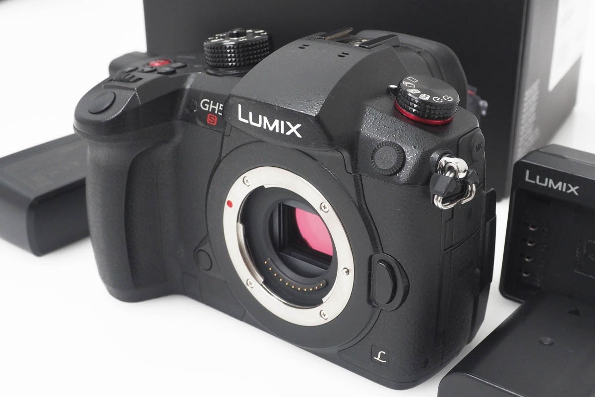 LUMIX DC-GH5S ボディ CA01-R150-2P3