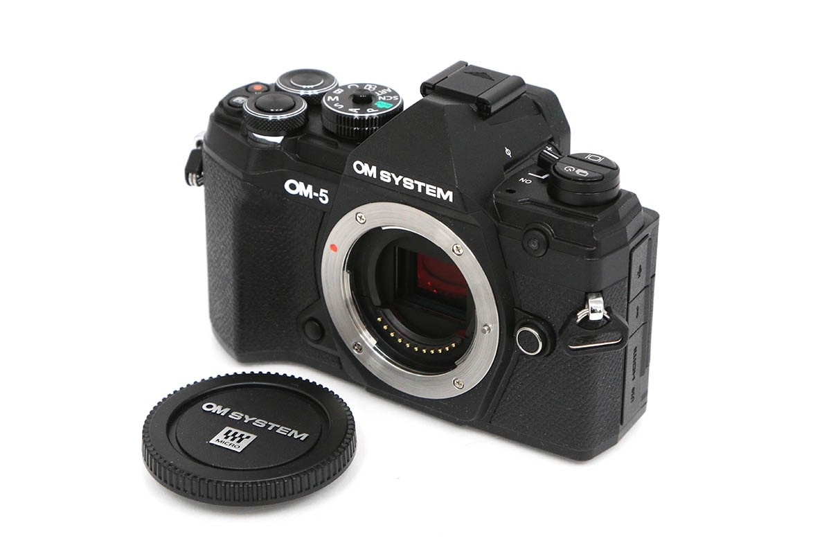 OM SYSTEM OM-5 ボディ ブラック シャッター数 2480回以下 CA01-B867-2Q3