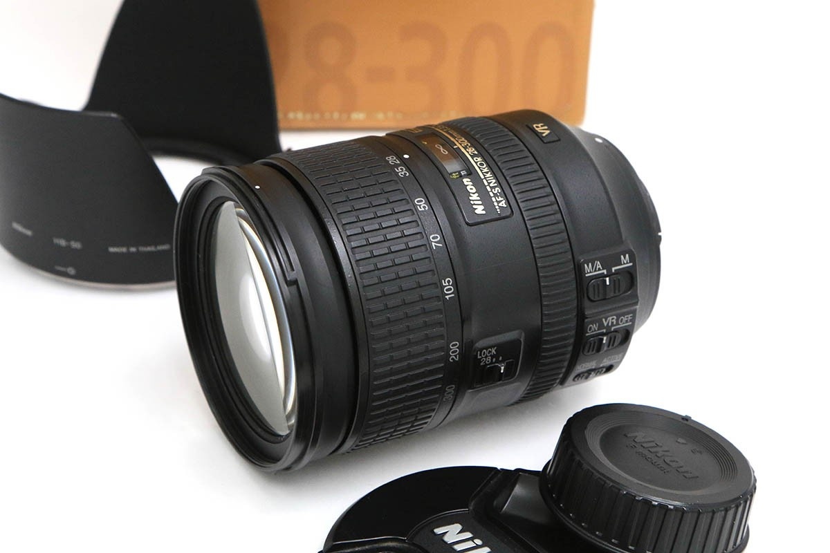 AF-S NIKKOR 28-300mm f/3.5-5.6G ED VR CA01-B1010-2R9