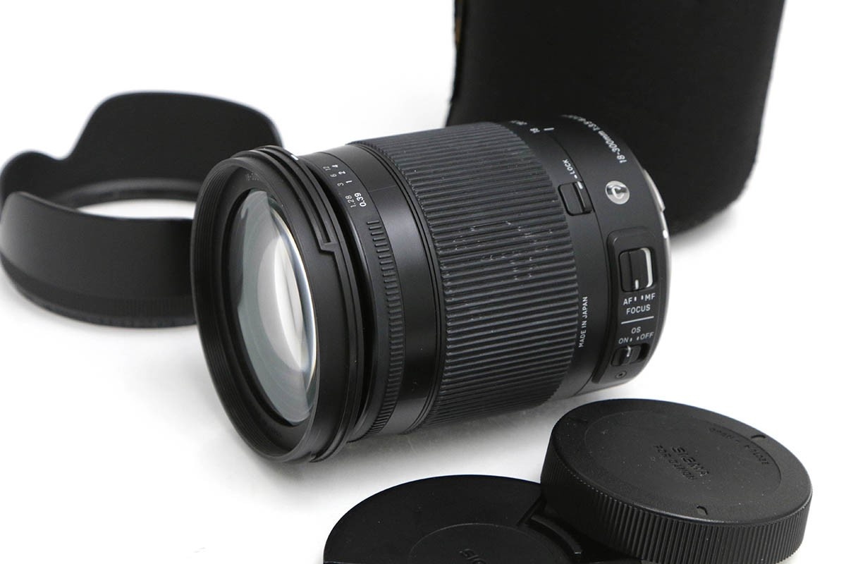 18-300mm F3.5-6.3 DC MACRO OS HSM Contemporary (キヤノン EFマウント) CA01-B1165-2M1