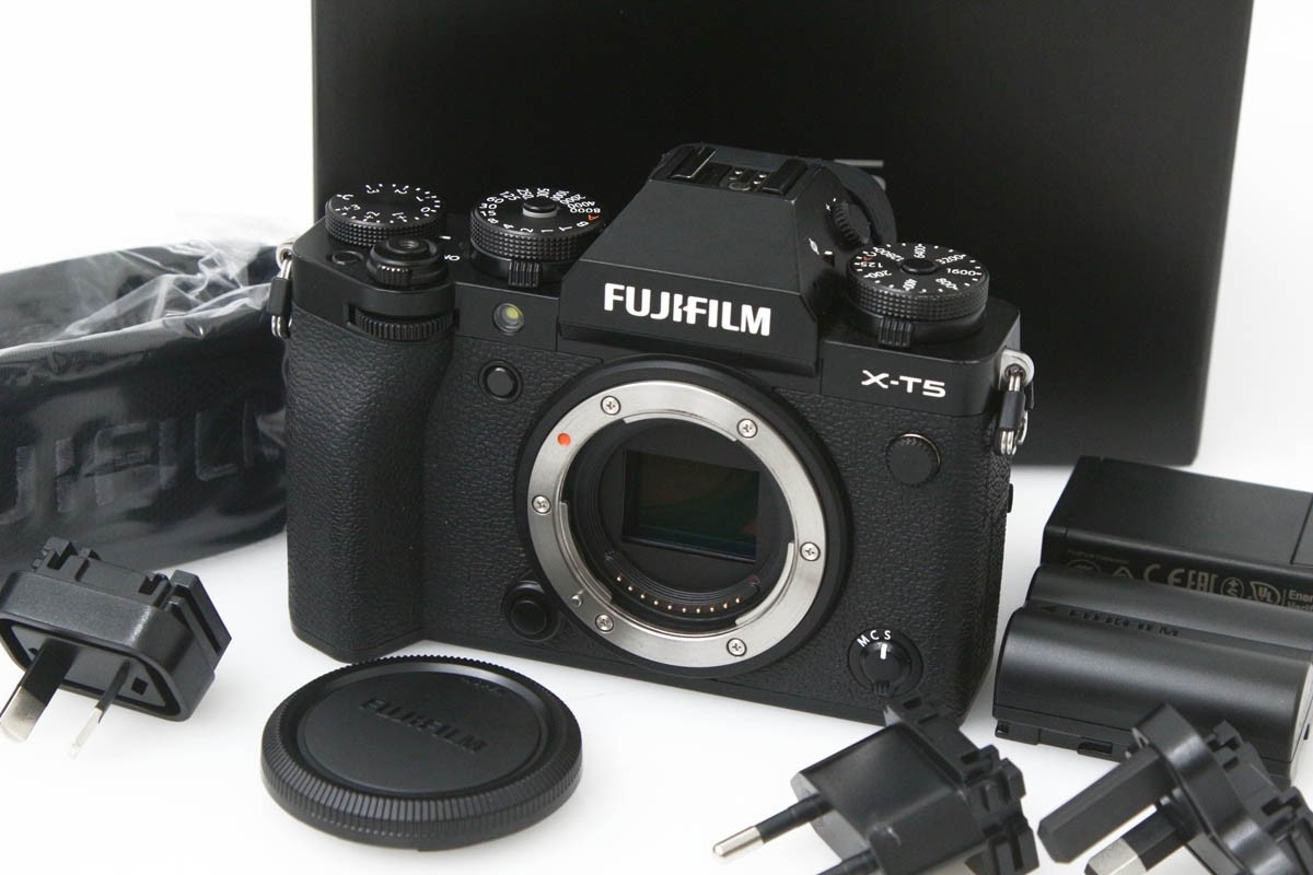 FUJIFILM X-T5 ボディ ブラック CA01-R1151-2P4