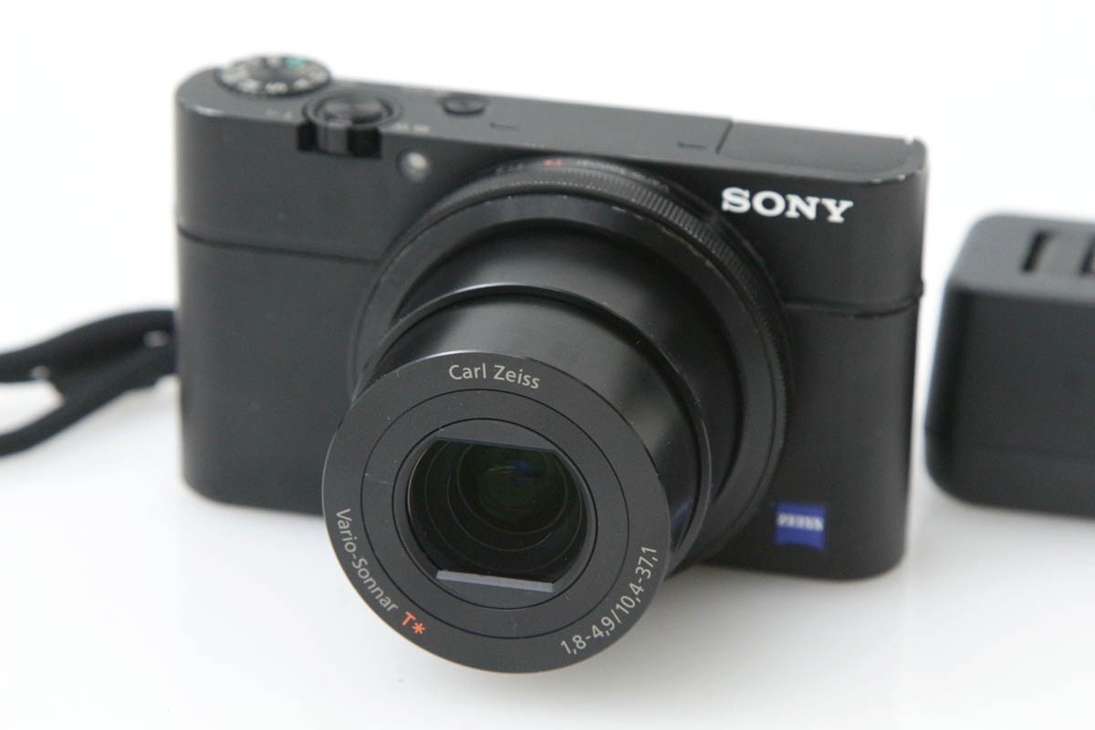 Cyber-shot DSC-RX100 CA01-R1233-2Q2B
