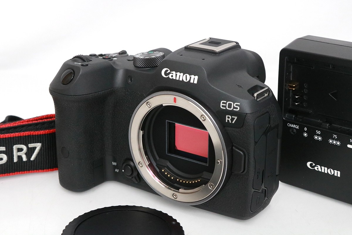 EOS R7 ボディ CA01-M4234-2P1B