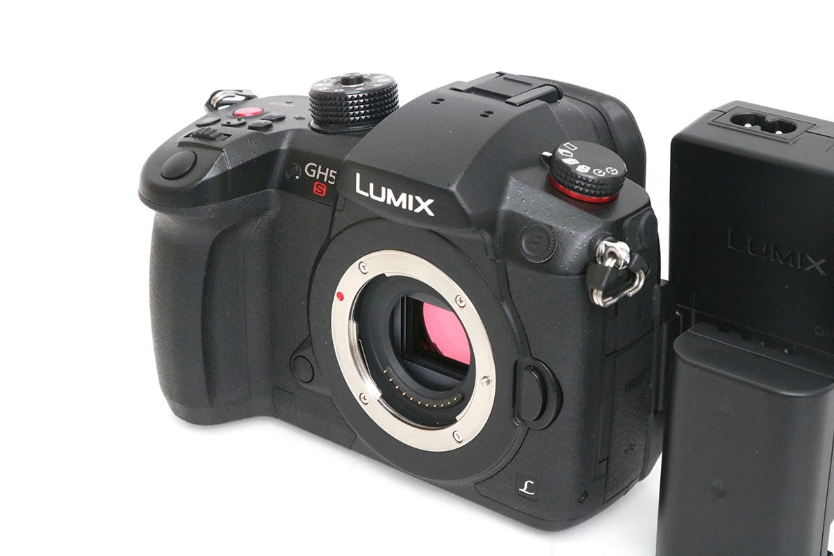 LUMIX DC-GH5S ボディ 純正バッテリー付 CA01-M4308-2P1A