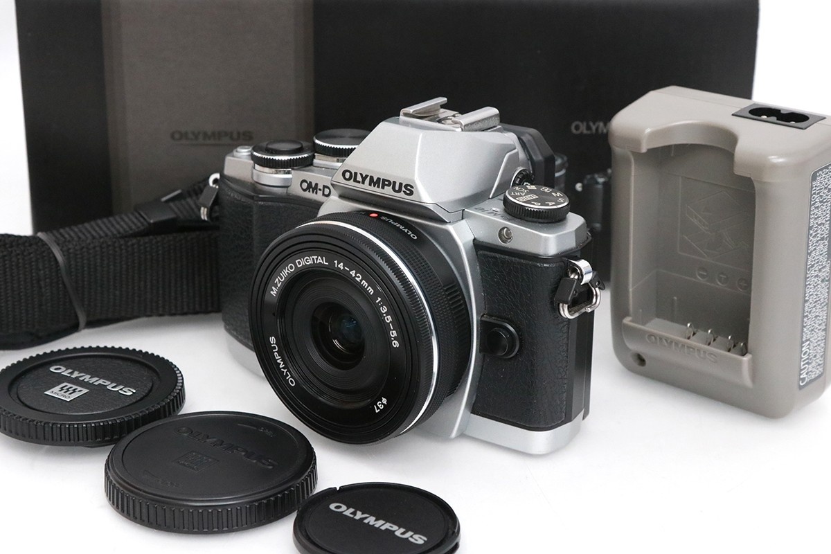 OM-D E-M10 14-42mm EZレンズキット CA01-M4233-2J4
