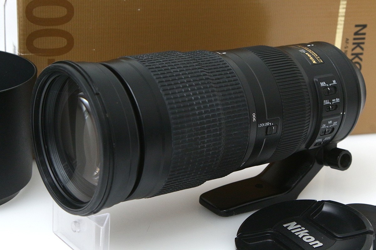 AF-S NIKKOR 200-500mm f/5.6E ED VR CA01-R1302-2R9