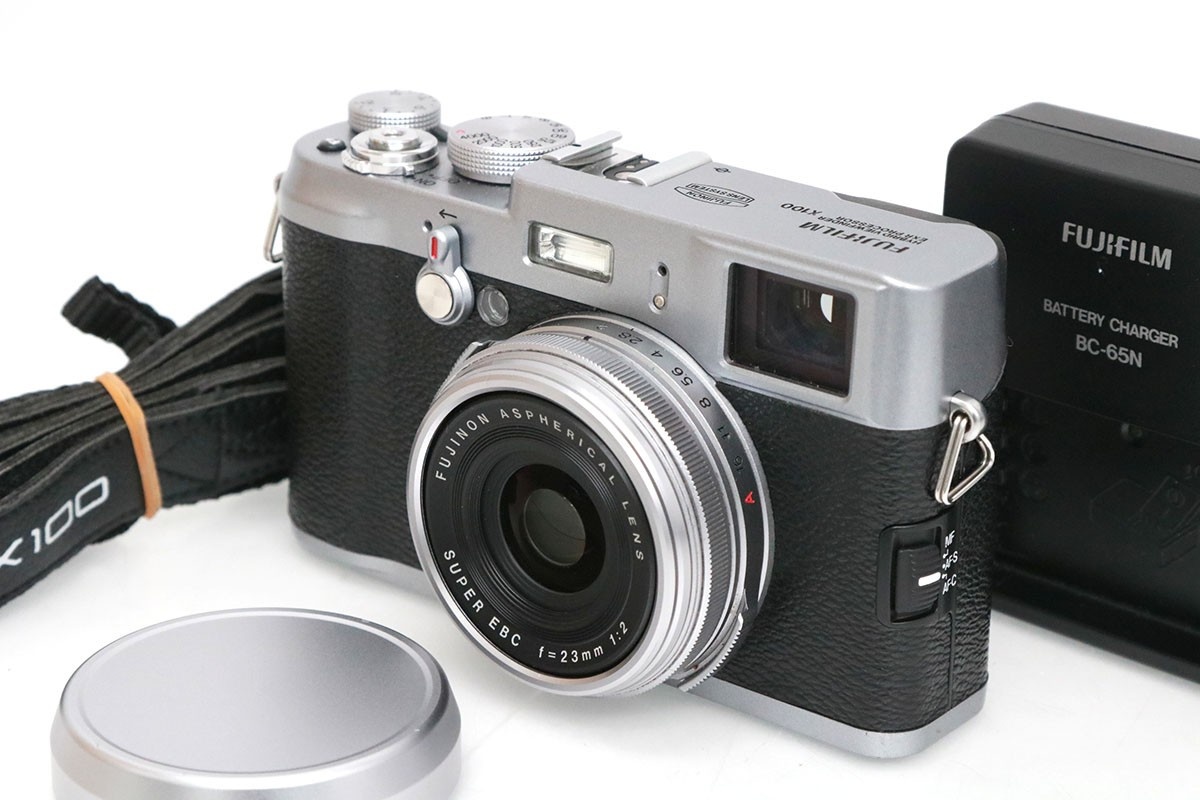 FinePix X100 CA01-M4310-2Q1A