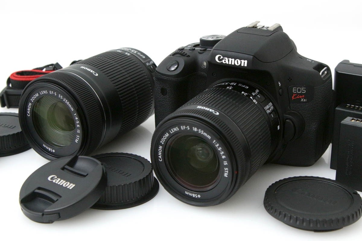 EOS Kiss X8i ダブルズームキット（純正予備バッテリー付属） CA01-R1410-3U1B