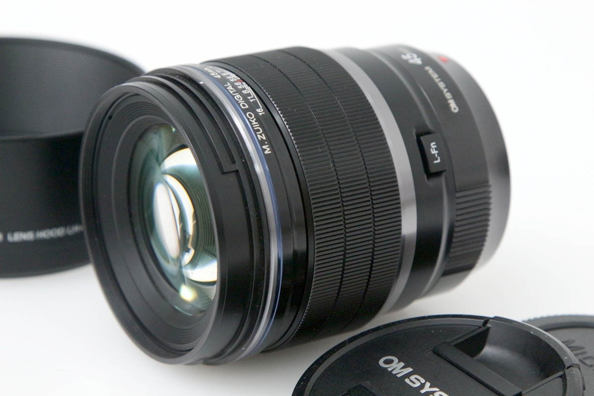 OM SYSTEM M.ZUIKO DIGITAL ED 45mm F1.2 PRO CA01-R1574-2R5B