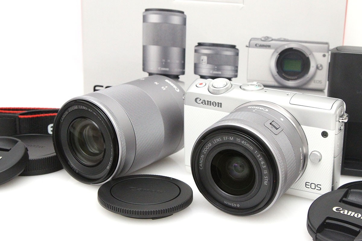 EOS M100 ダブルズームキット [ホワイト] CA01-P065-2P3