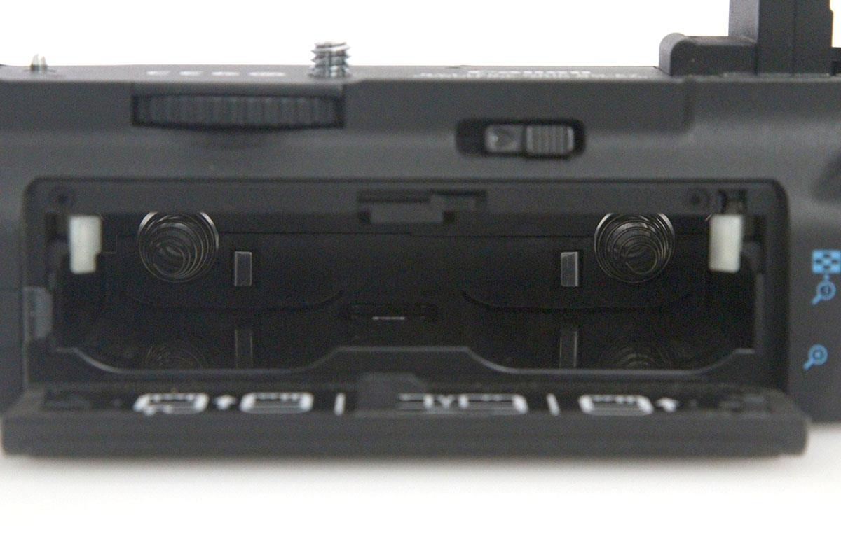 BG-E16 EOS 7D Mark II用グリップ CA01-A9357-2D2B