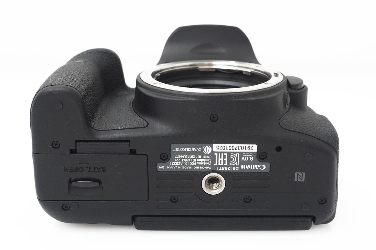EOS Kiss X8i ダブルズームキット CA01-R523-2P1A