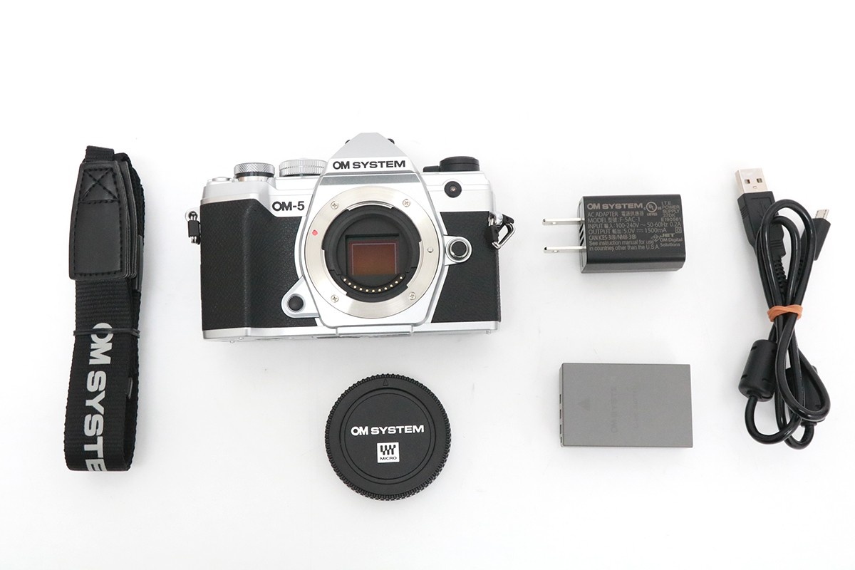 OM SYSTEM OM-5 ボディ シルバー シャッター数 3400回以下 CA01-M3805-3U4A