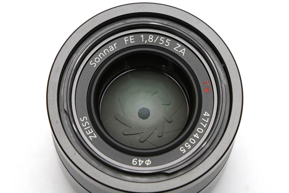 Sonnar T* FE 55mm F1.8 ZA SEL55F18Z CA01-B1079-2R4A