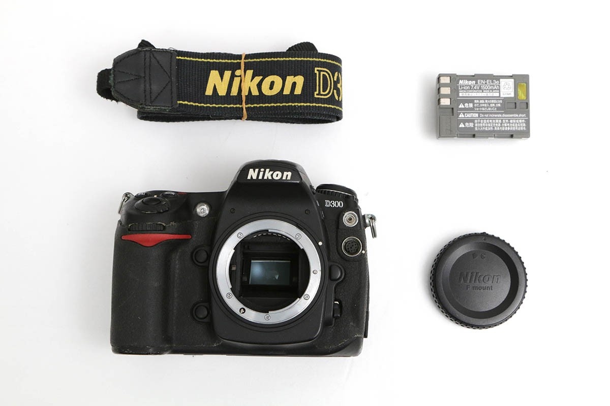 D300 ボディ CA01-B1151-2Q2B-ψ