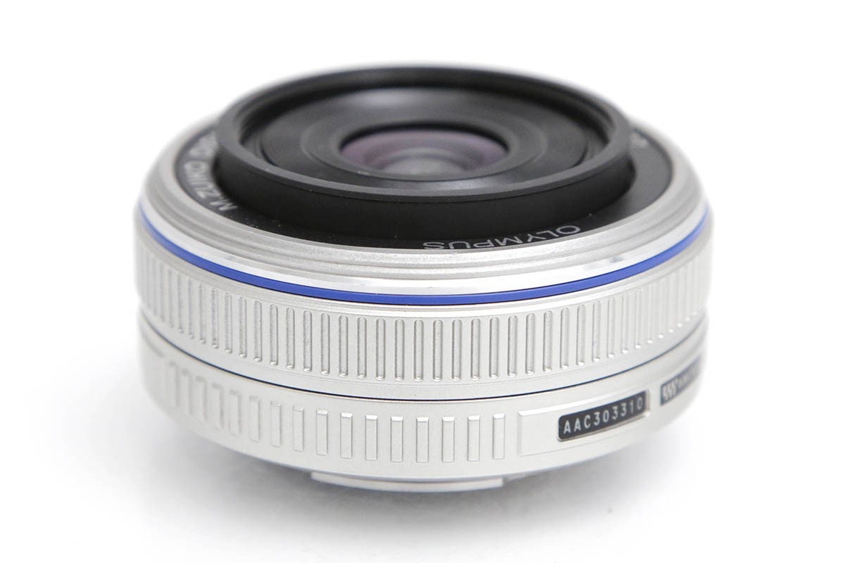 M.ZUIKO DIGITAL 17mm F2.8 シルバー CA01-B1192-3W1A