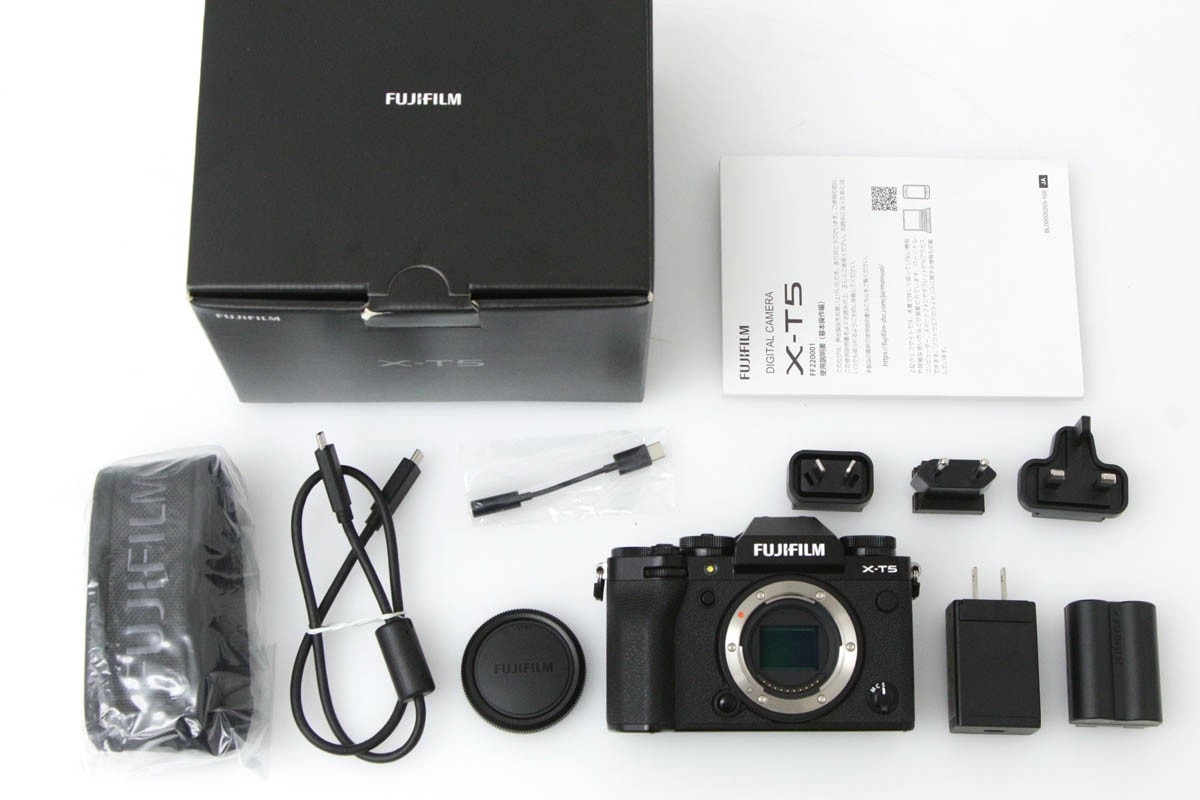 FUJIFILM X-T5 ボディ ブラック CA01-R1151-2P4