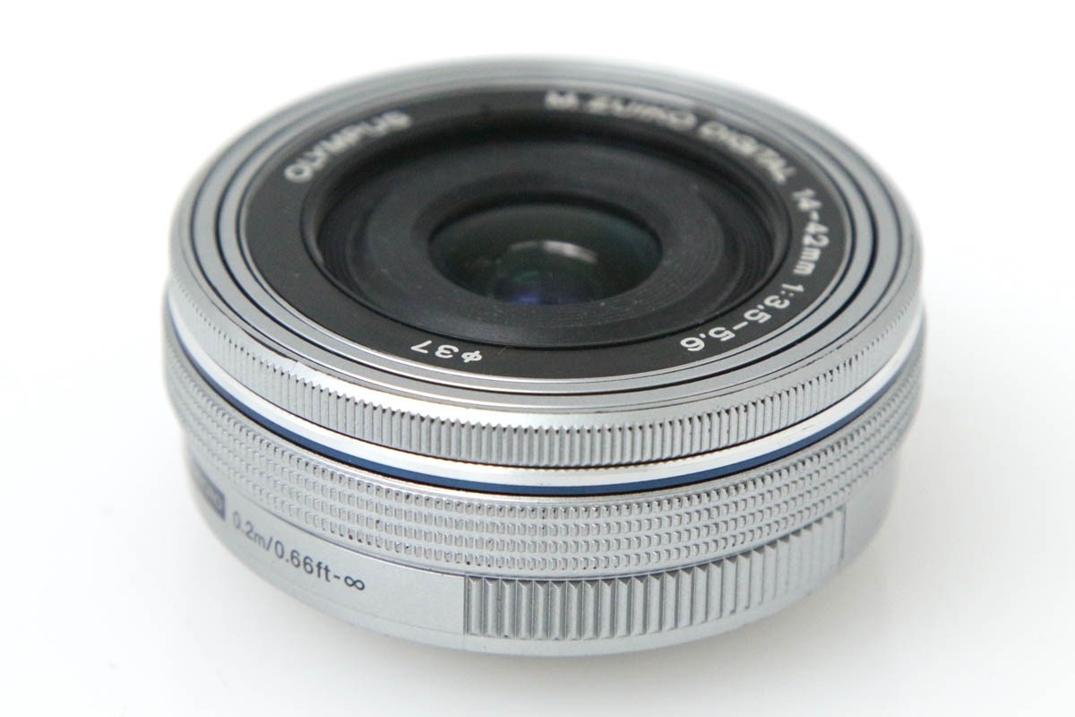 M.ZUIKO DIGITAL ED 14-42mm F3.5-5.6 EZ [シルバー] CA01-R1249-2R1B