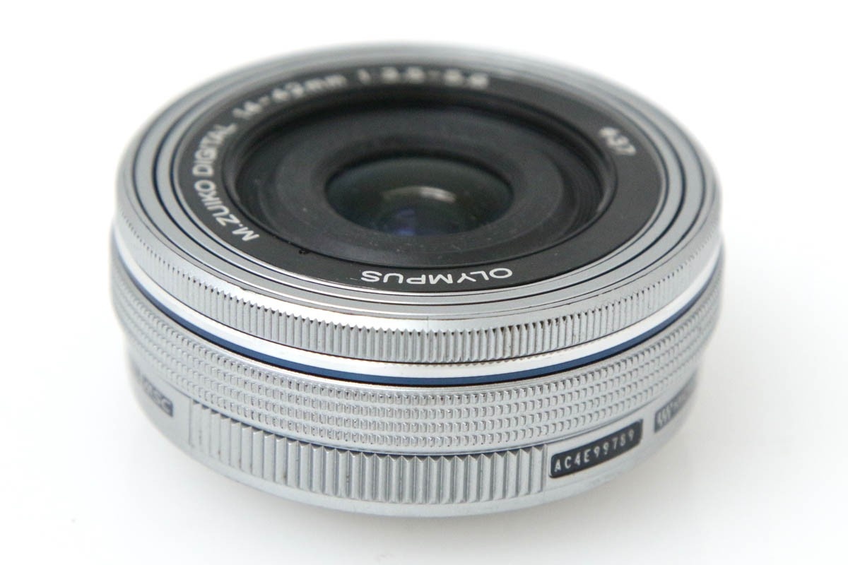 M.ZUIKO DIGITAL ED 14-42mm F3.5-5.6 EZ [シルバー] CA01-R1249-2R1B