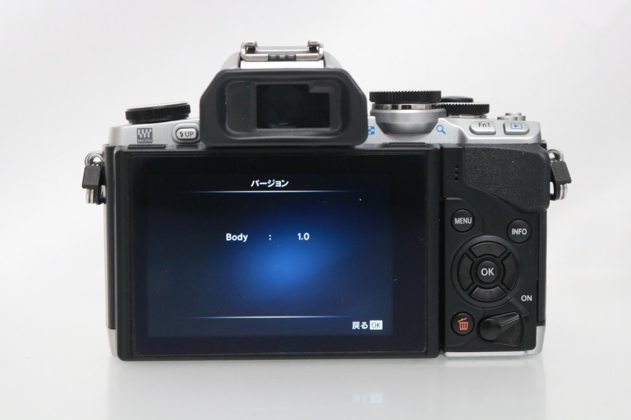 OM-D E-M10 14-42mm EZレンズキット CA01-M4233-2J4