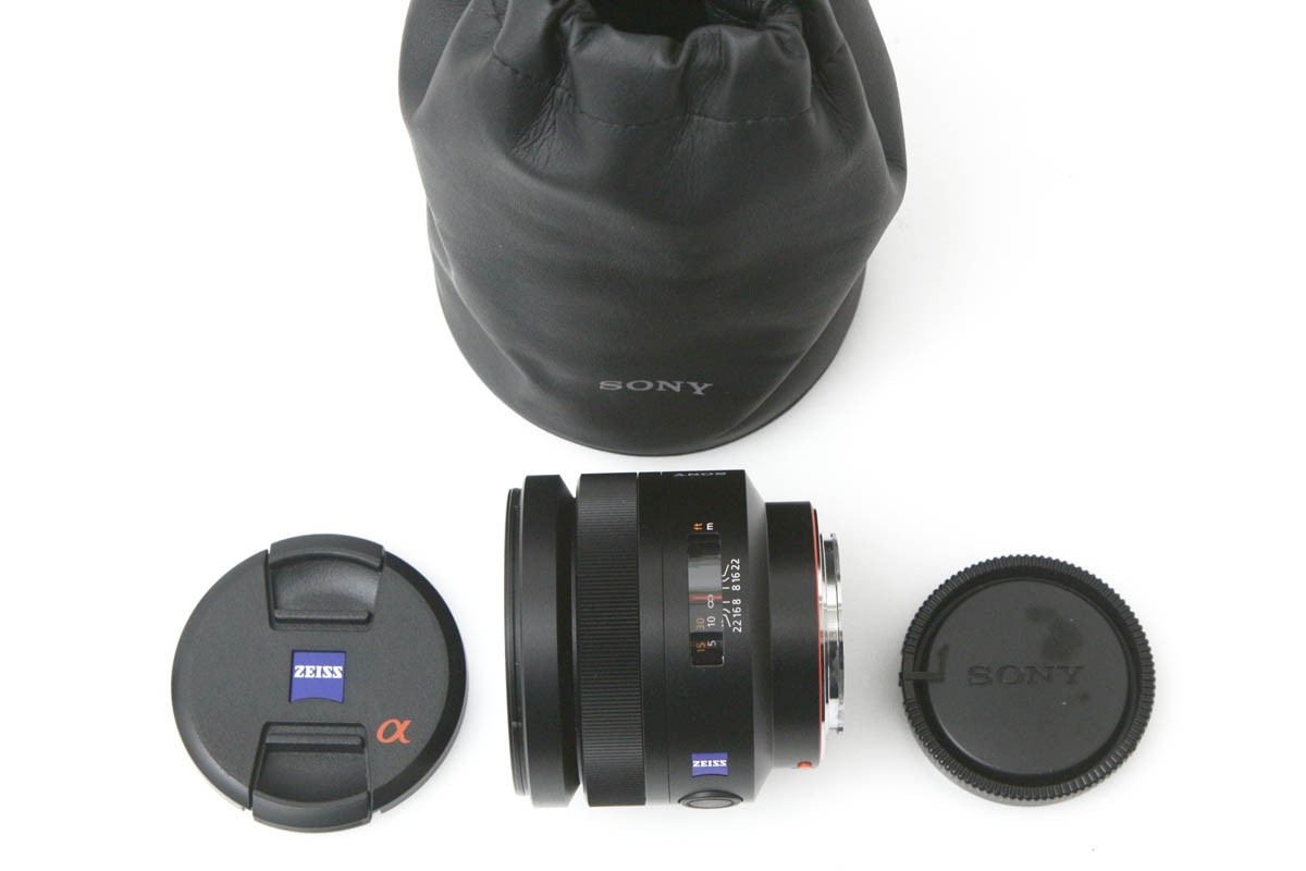 Planar T＊ 85mm F1.4 ZA SAL85F14Z CA01-R1366-2N1B