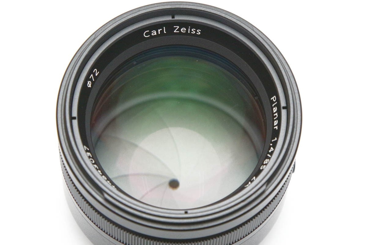 Planar T＊ 85mm F1.4 ZA SAL85F14Z CA01-R1366-2N1B