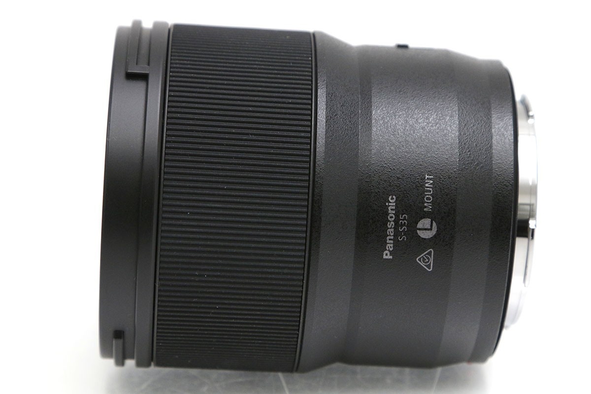 LUMIX S 35mm F1.8 S-S35 CA01-B1342-2O4