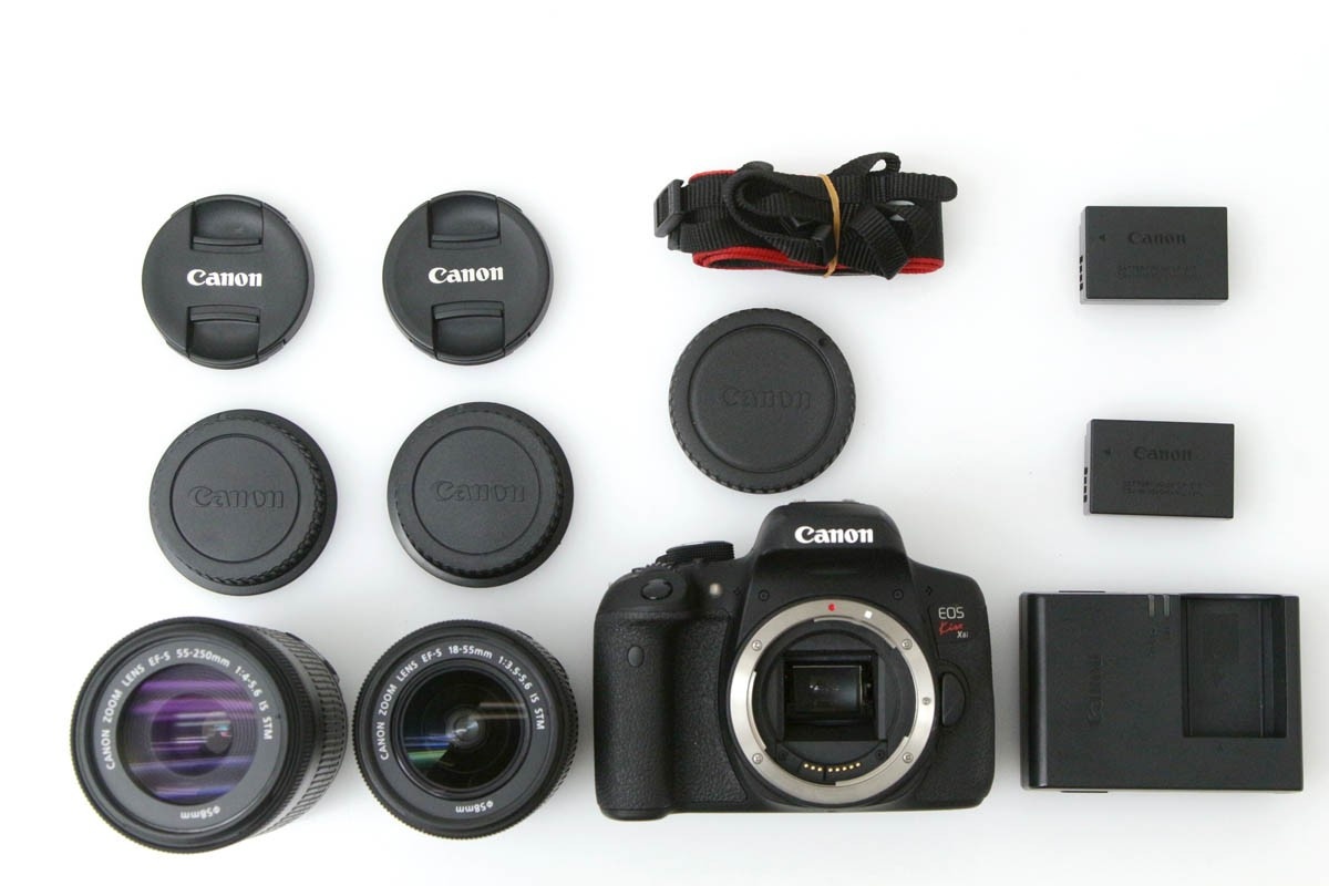 EOS Kiss X8i ダブルズームキット(純正予備バッテリー付属) CA01-R1410-3U1B
