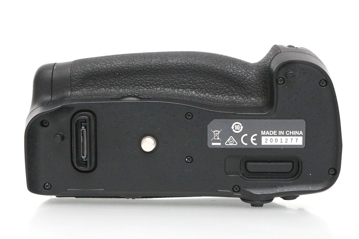 MB-D17 (D500用) CA01-M4358-2D3A