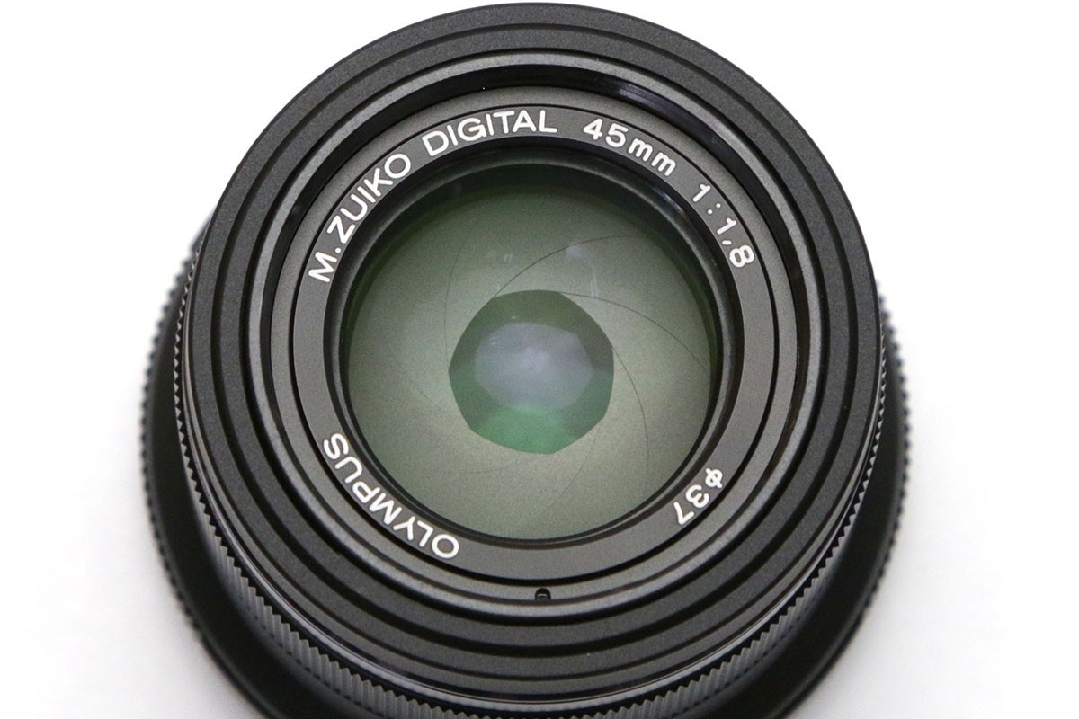 M.ZUIKO DIGITAL 45mm F1.8 [ブラック] CA01-B1884-2M7E