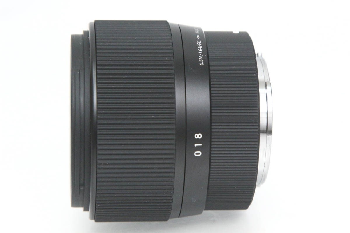 56mm F1.4 DC DN [ソニーE用] CA01-R2027-2A3