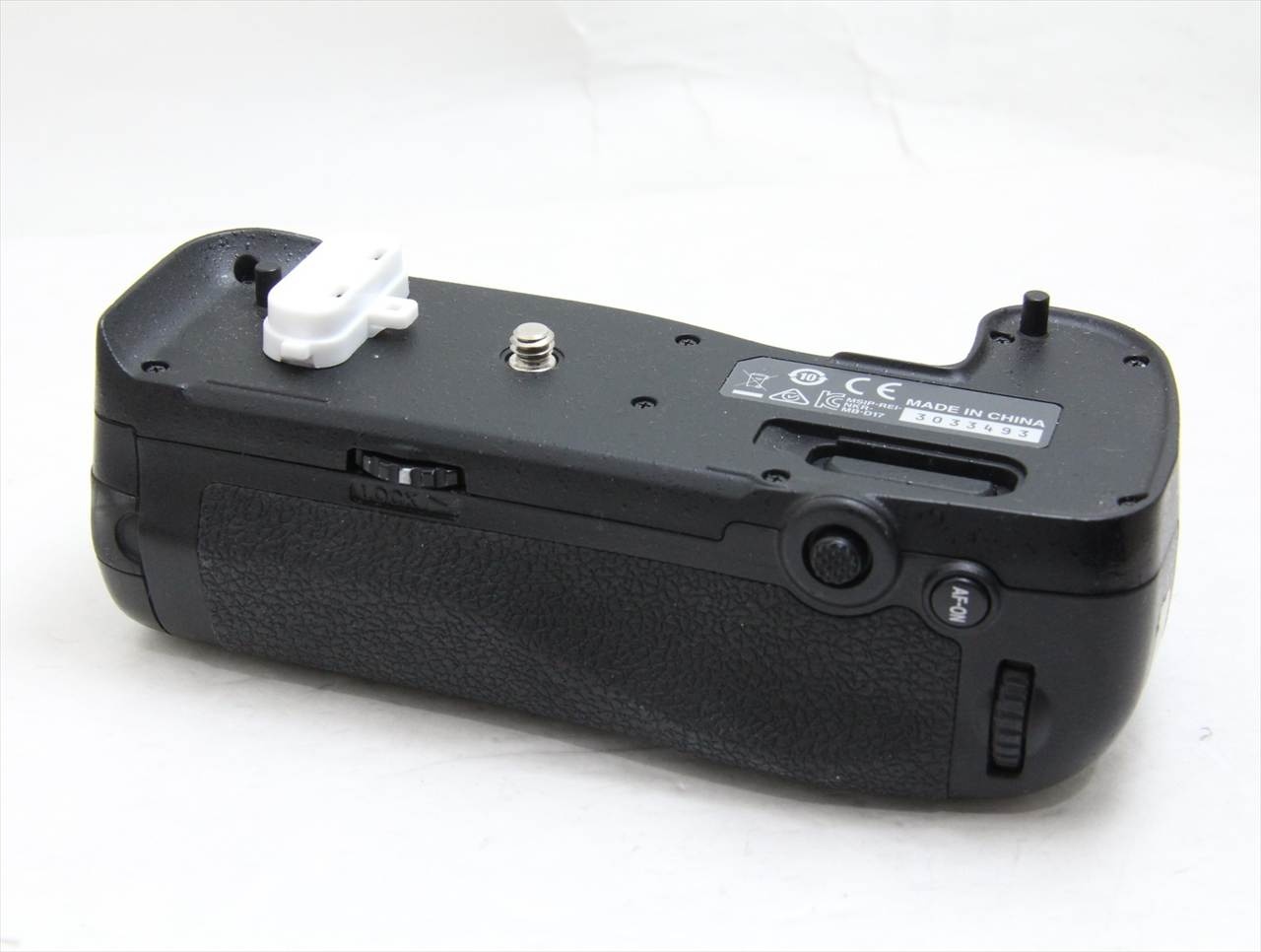 【中古】 ニコン(nikon) マルチパワーバッテリーパック MB-D17