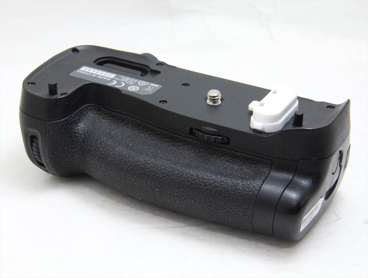 【中古】 ニコン(nikon) マルチパワーバッテリーパック MB-D17