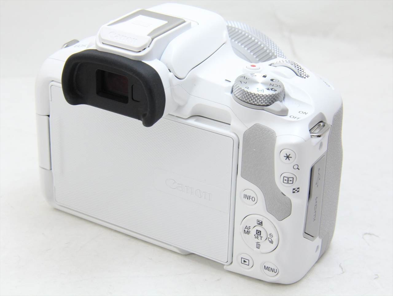 【中古】 キヤノン(canon) EOS R50 18-45mm レンズキット [ホワイト]