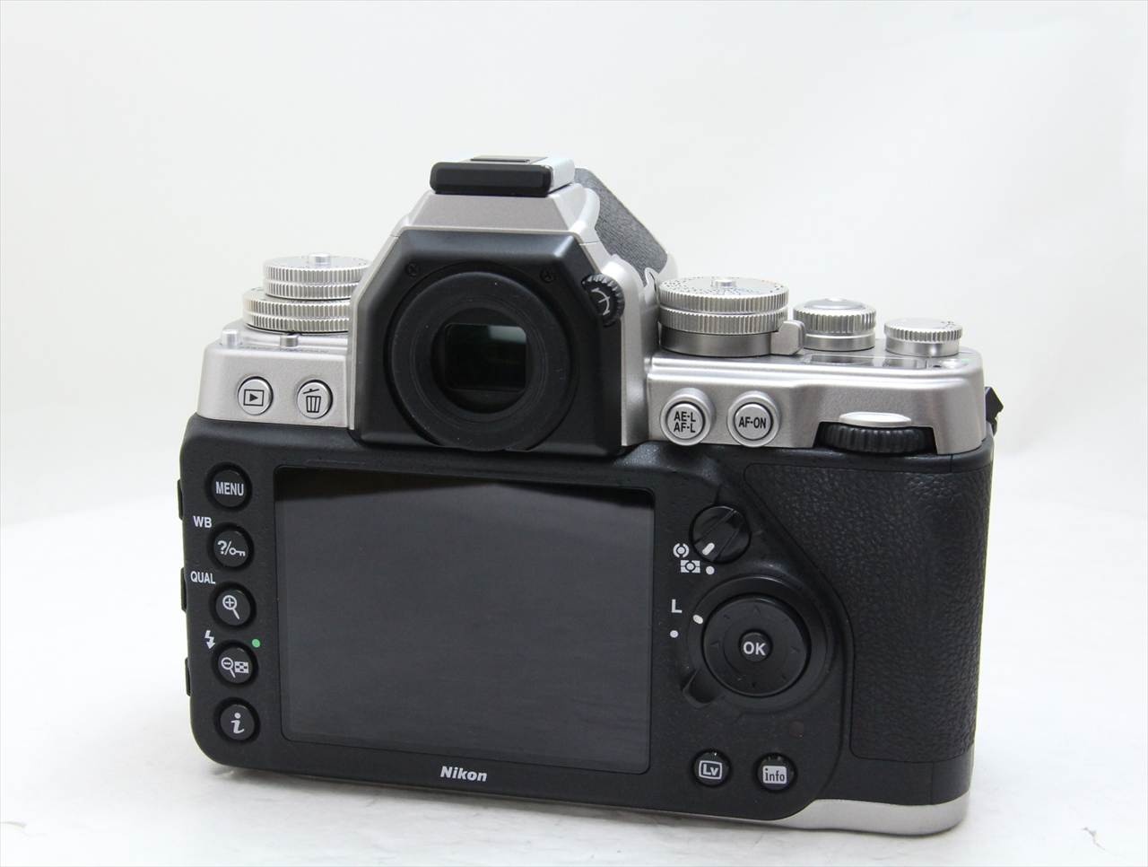 【中古】 ニコン(nikon) Df ボディ [シルバー]