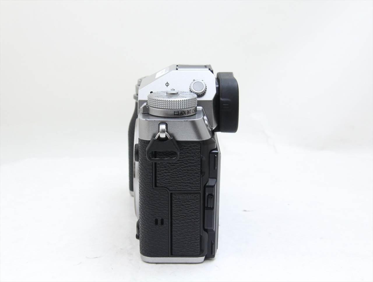 【中古】 富士フイルム(fujifilm) FUJIFILM X-T5 ボディ [シルバー]