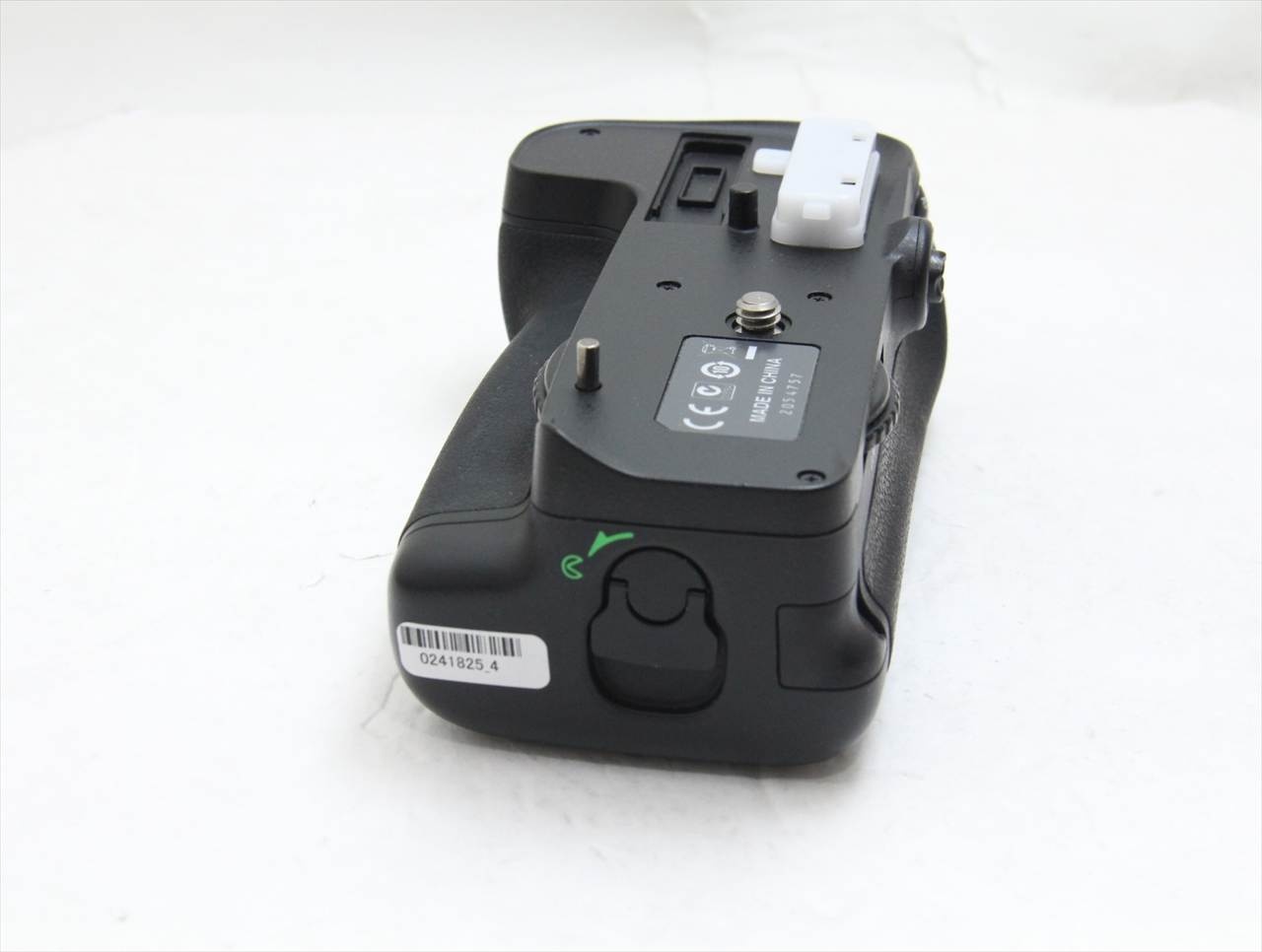 【中古】 ニコン(nikon) マルチパワーバッテリーパック MB-D11