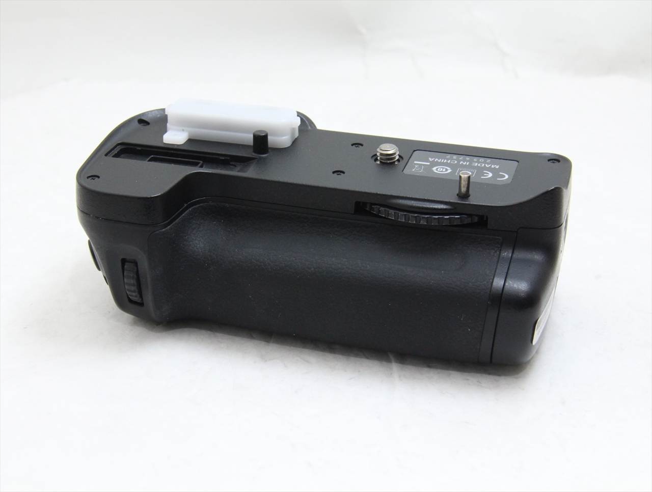 【中古】 ニコン(nikon) マルチパワーバッテリーパック MB-D11