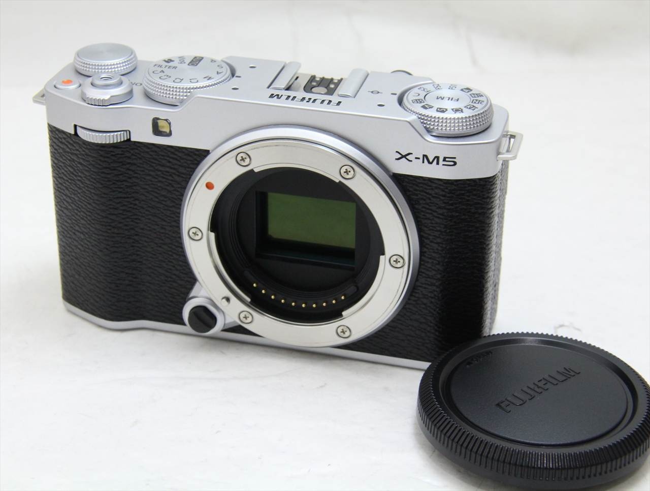 【中古】 富士フイルム(fujifilm) FUJIFILM X-M5 ボディ [シルバー]