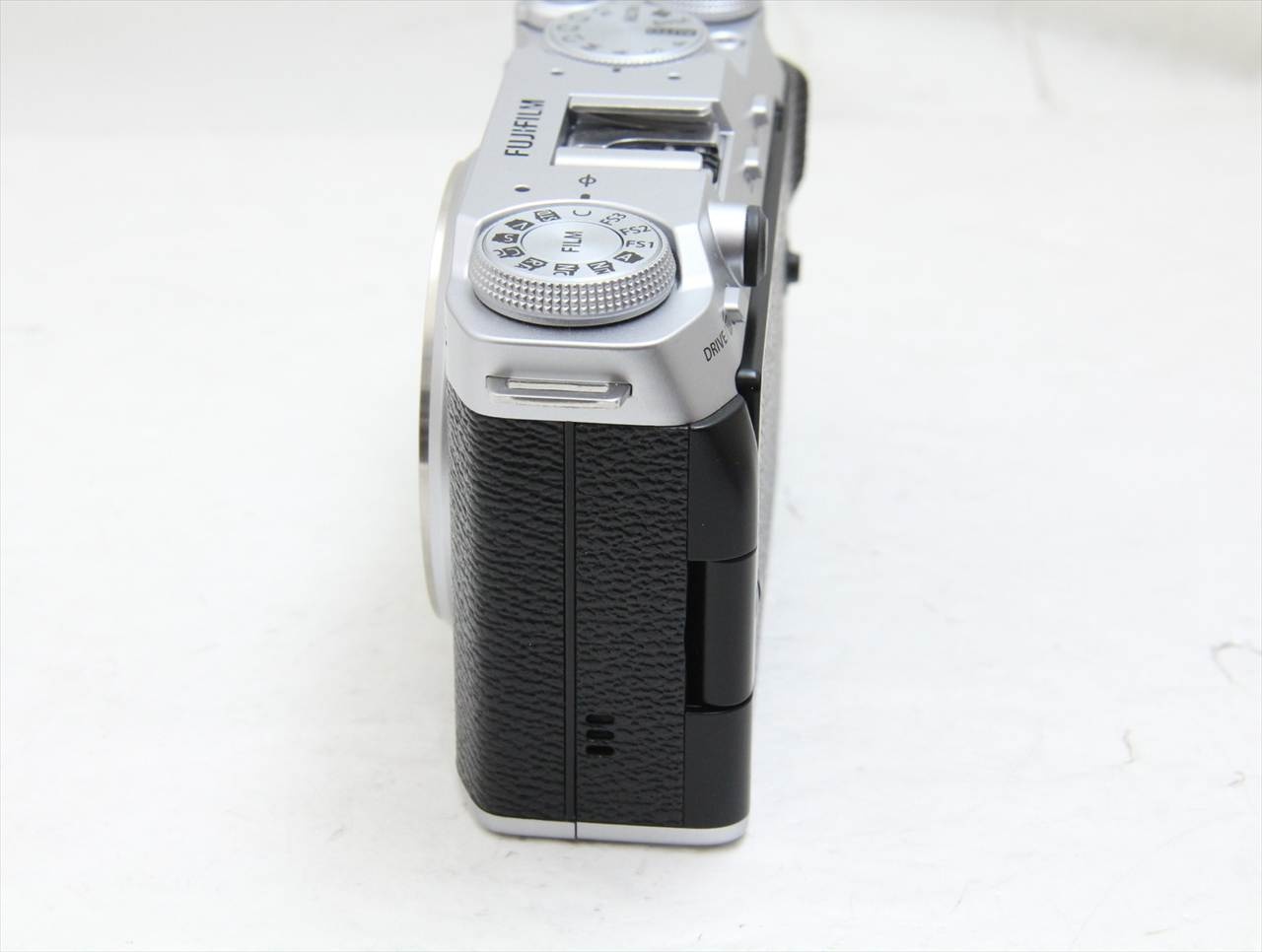 【中古】 富士フイルム(fujifilm) FUJIFILM X-M5 ボディ [シルバー]