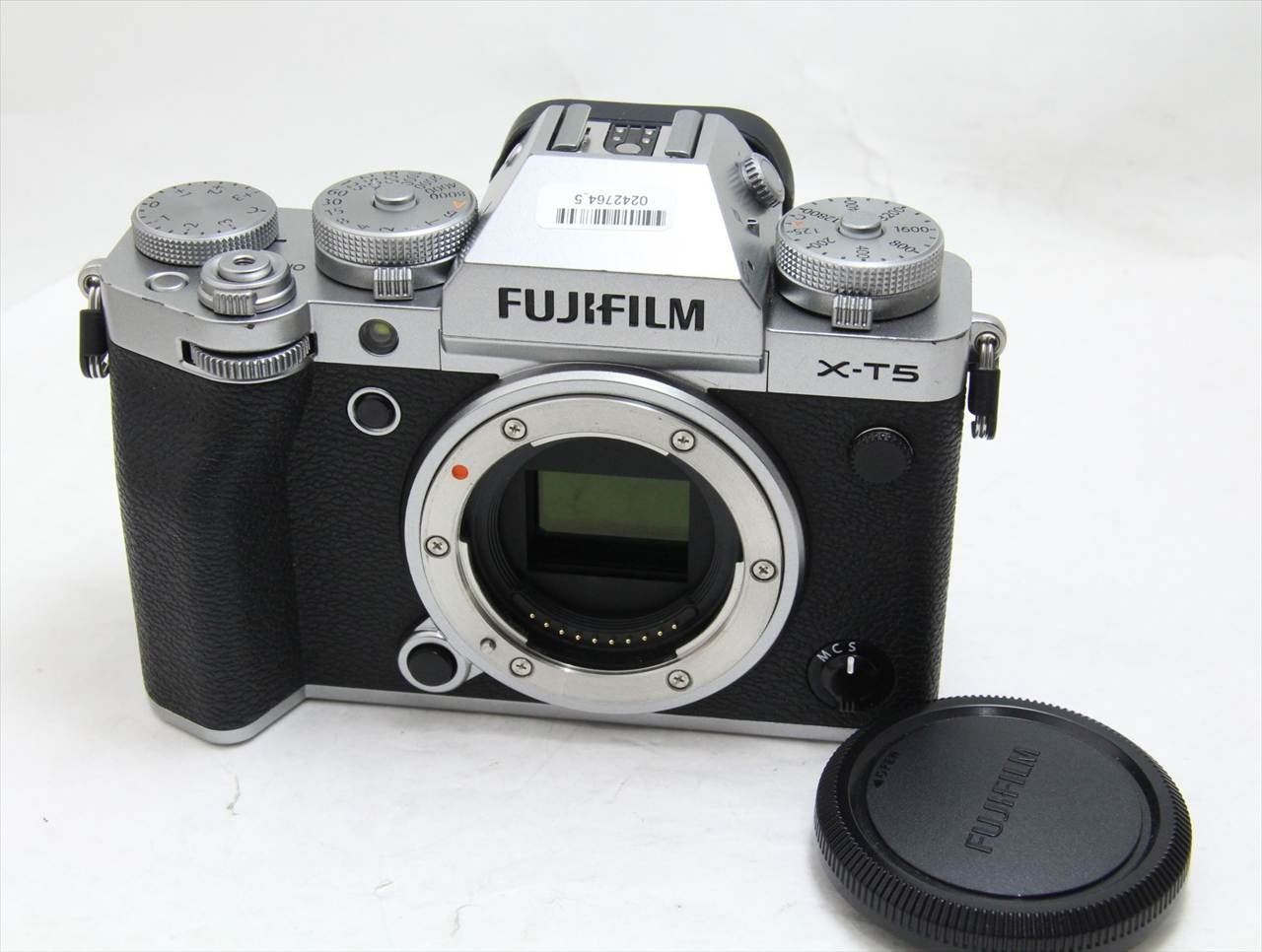 【中古】 富士フイルム(fujifilm) FUJIFILM X-T5 ボディ [シルバー]