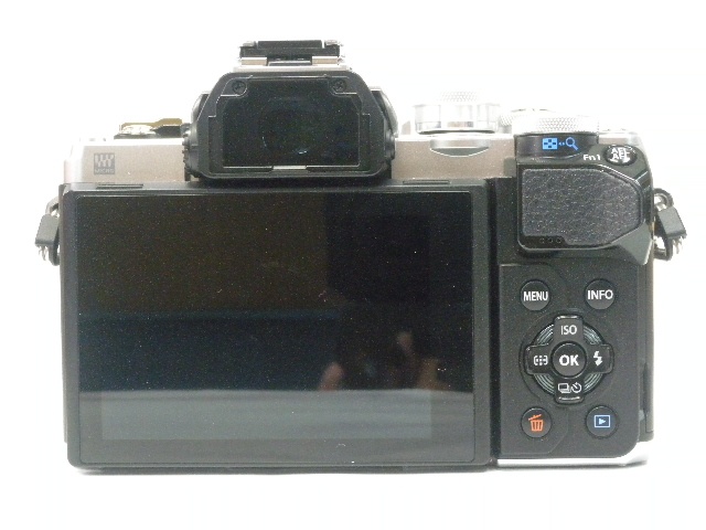 OM-D E-M10III MズイコーD14-42EZ