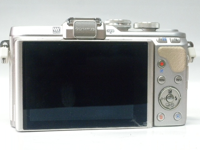 ペンE-PL8 MズイコーD14-42EZ