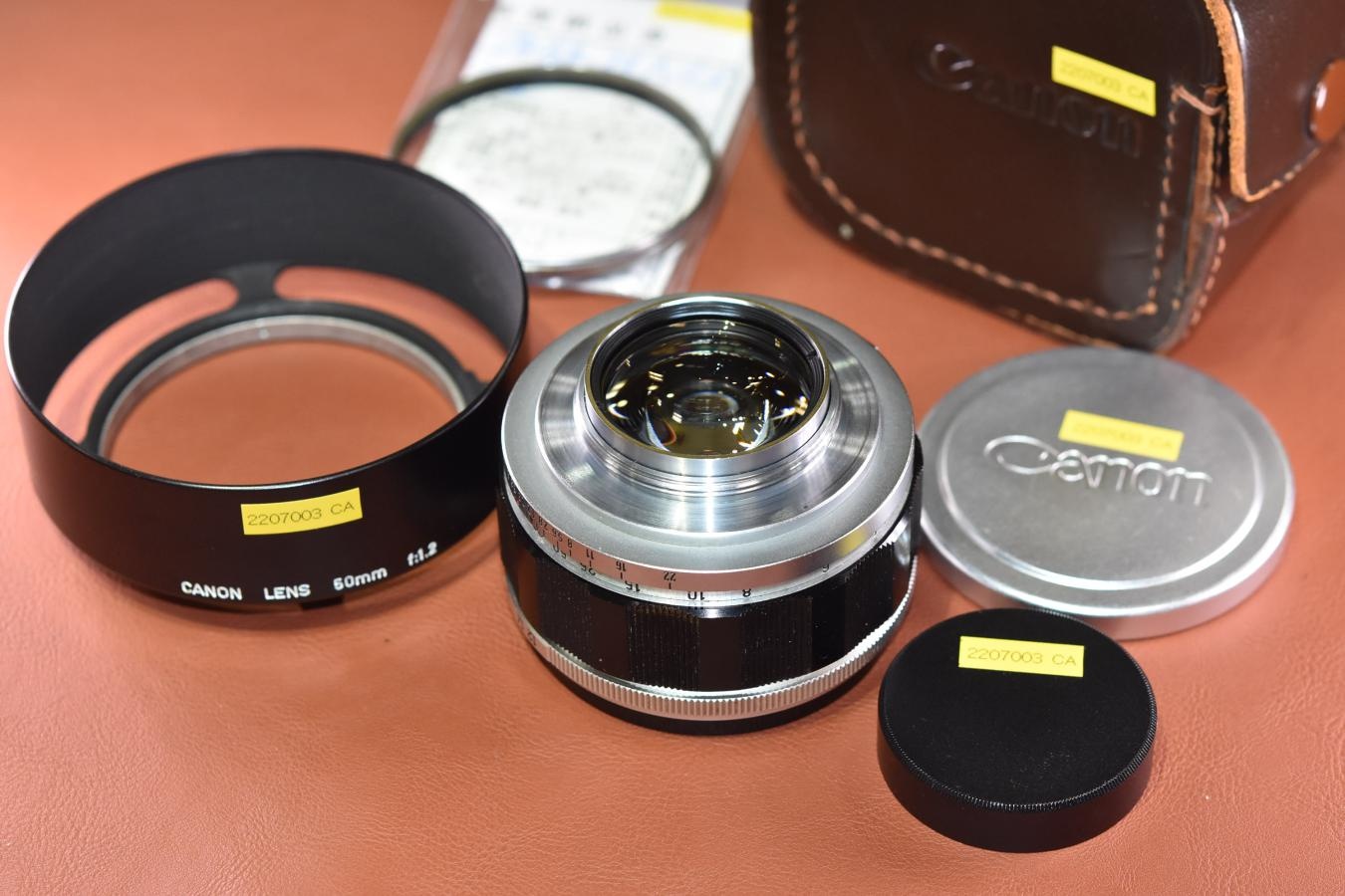 Canon 50mm F1.2 整備済 純正メタルフード、55mm銀枠フィルター付 【ライカLマウントレンズ】