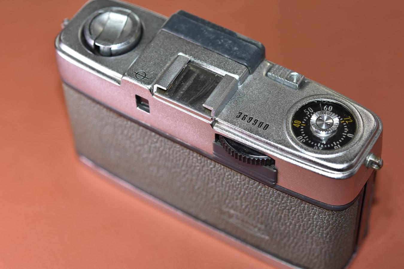 OLYMPUS PEN 初期型 モルト交換済 【Olympus D.Zuiko 2.8cm F3.5 レンズ搭載】