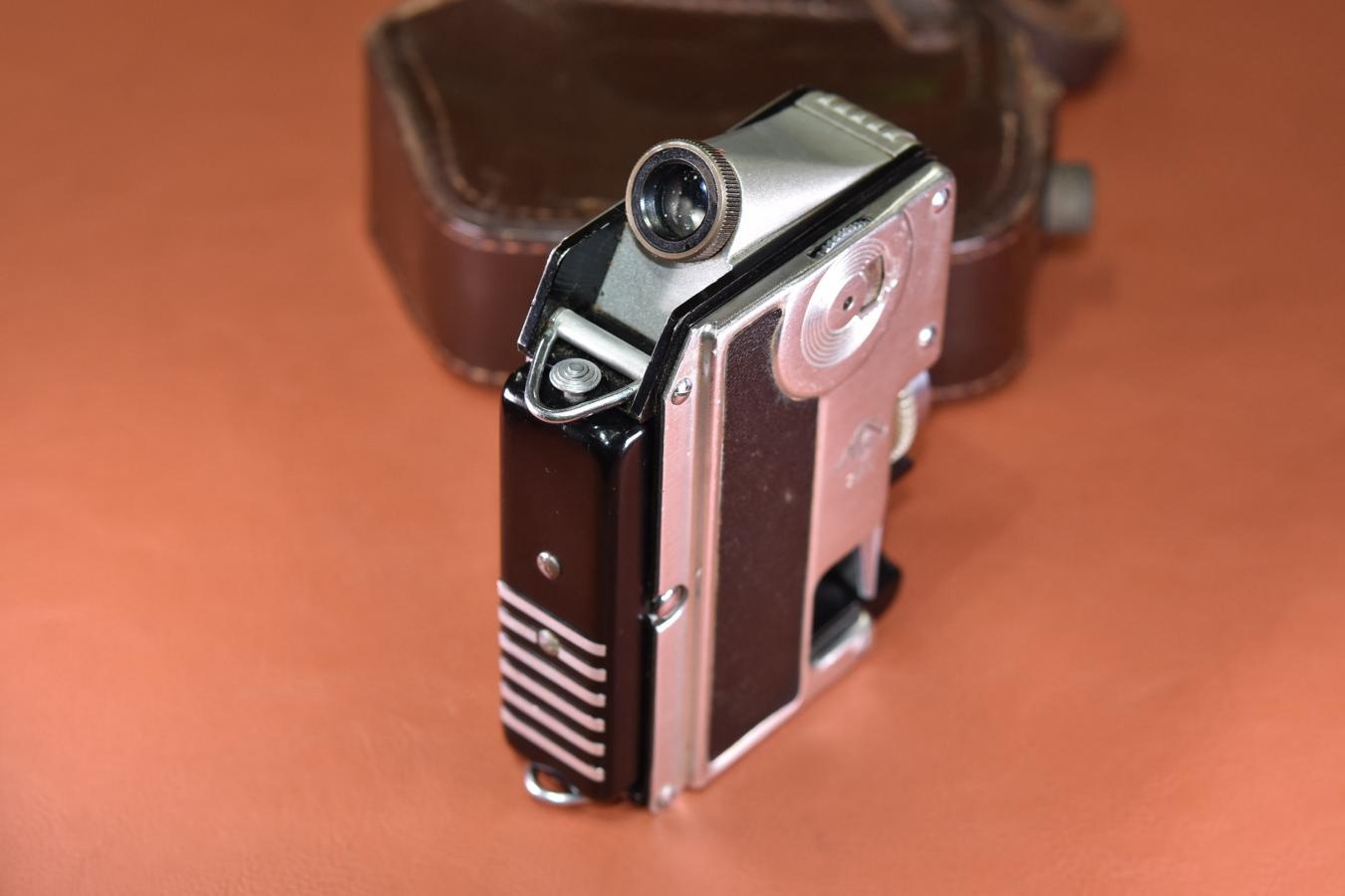 【希 少】Goerz Minicord Silver×Black 純正本革ケース、フィルムマガジン付 【C.P.Goerz HELGOR 2.5cm F2 レンズ搭載】